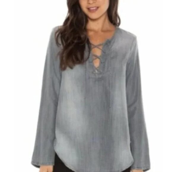 cloth & stone Tops - Anthropologie Cloth & Stone Grey Lace Up Blouse